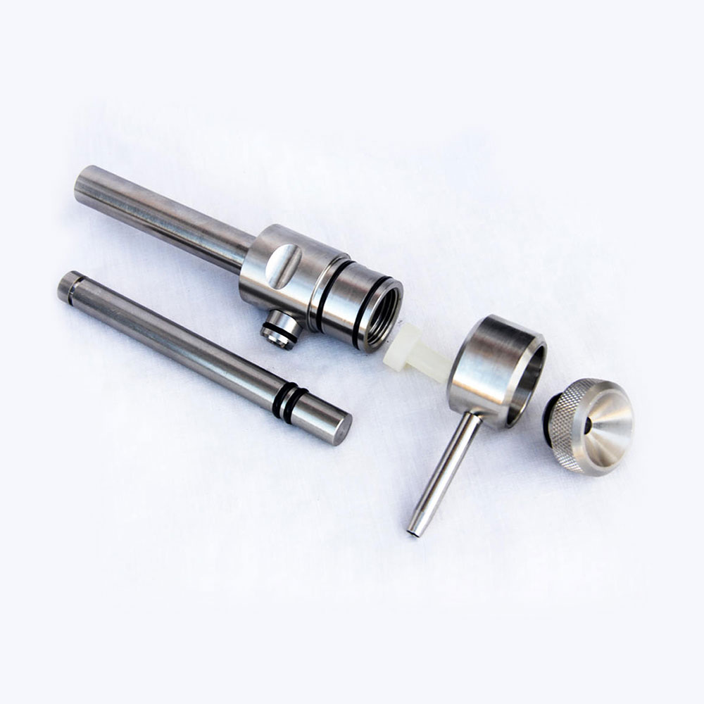 O-rings in use with piston