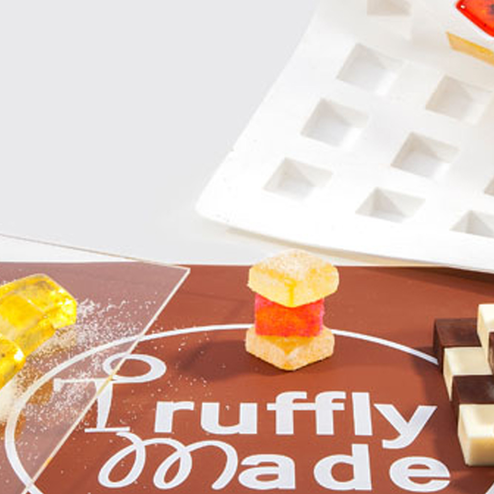 Square 54 mold - Truffly Made Square mold with candy