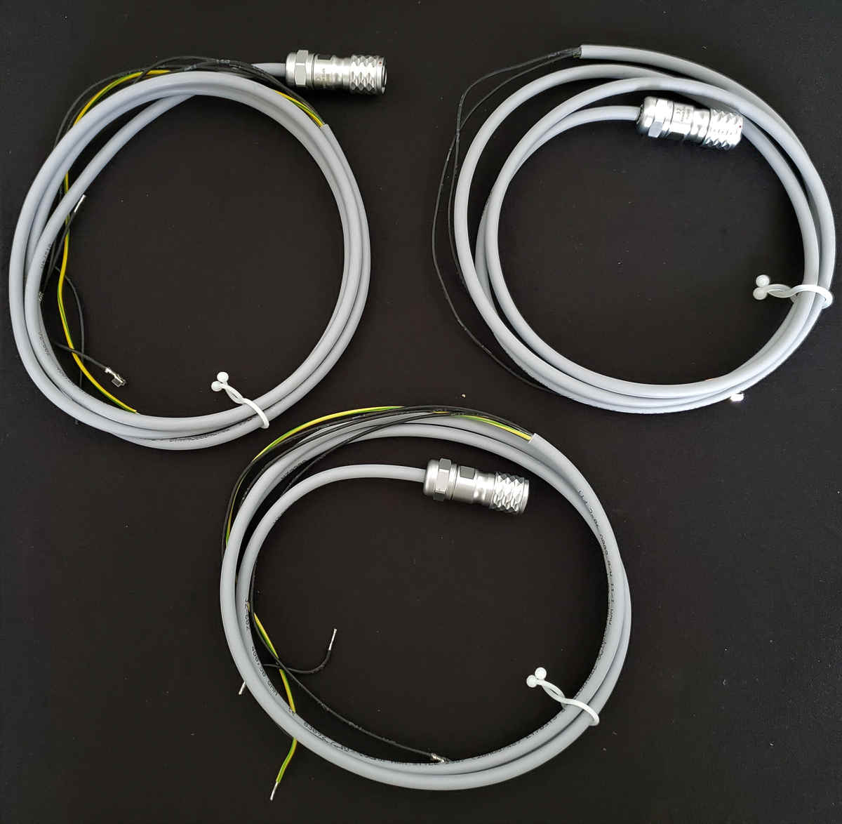 Grey cables - Truffly Made Grey Cables for heating panels