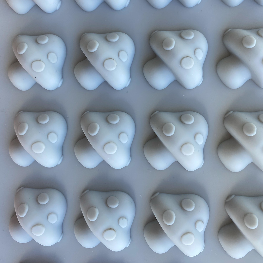 Shroom 80 mold - Truffly Made Shroom mold detail